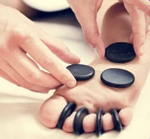 ماساژ سنگ داغ